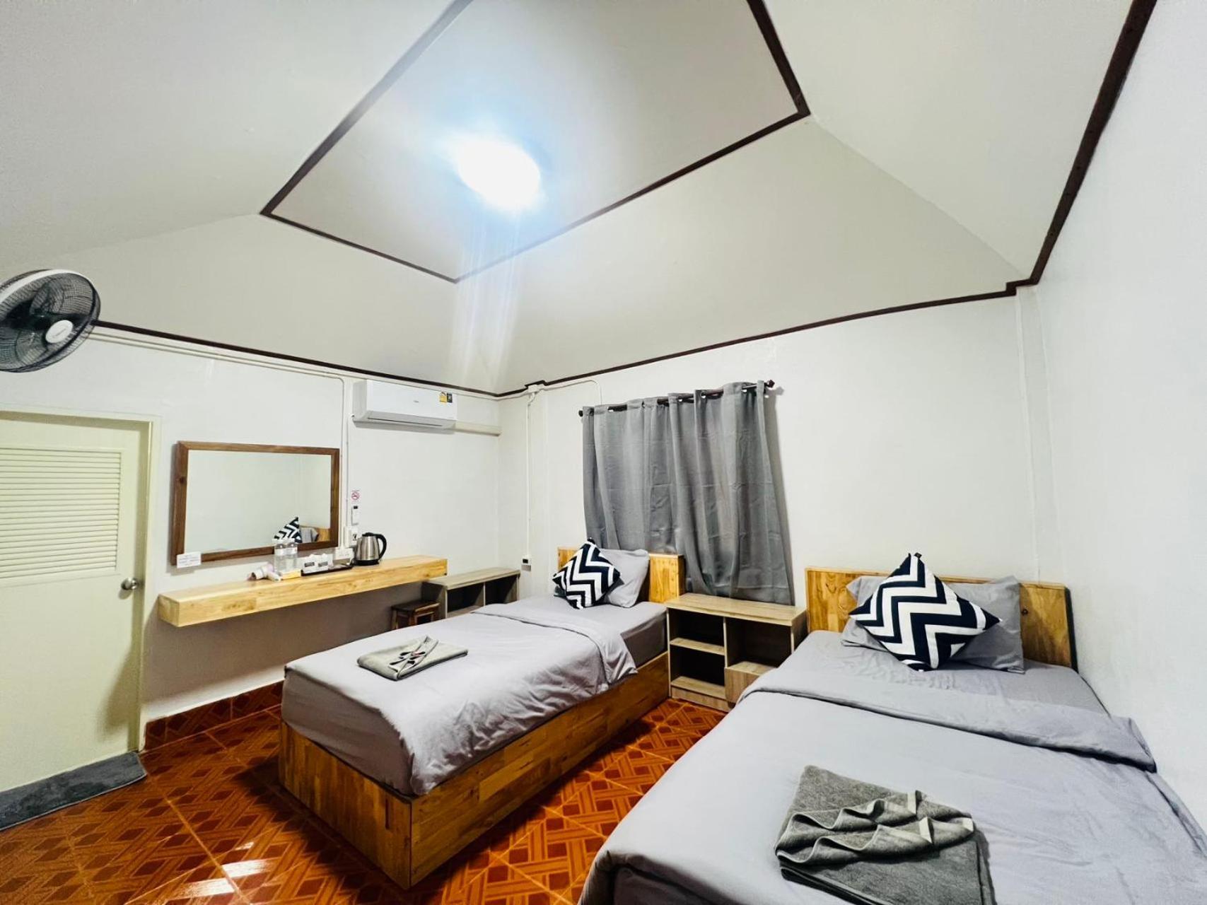 Lungwang Guest House Banrakthaj Kültér fotó